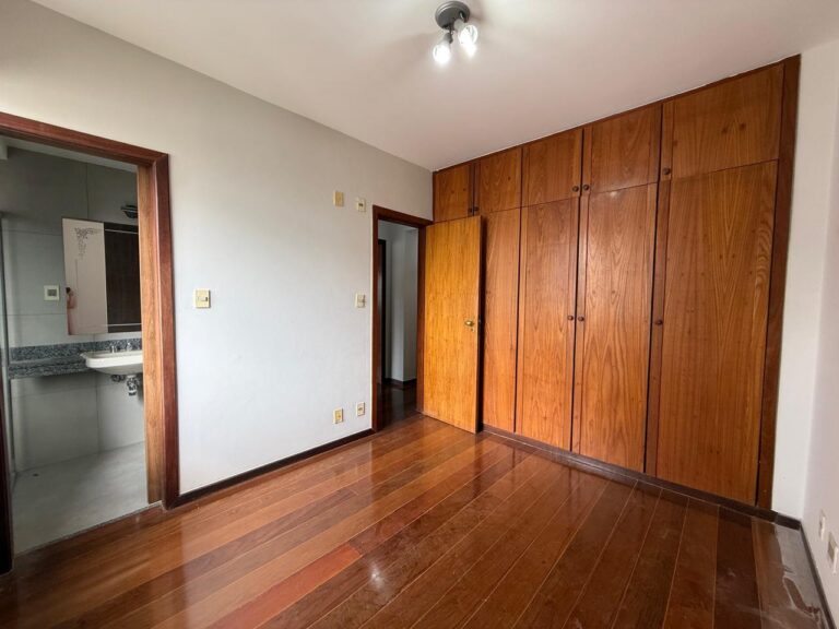 efa8119c-d7d5-4837-86f5-8d2e9bc72cc2