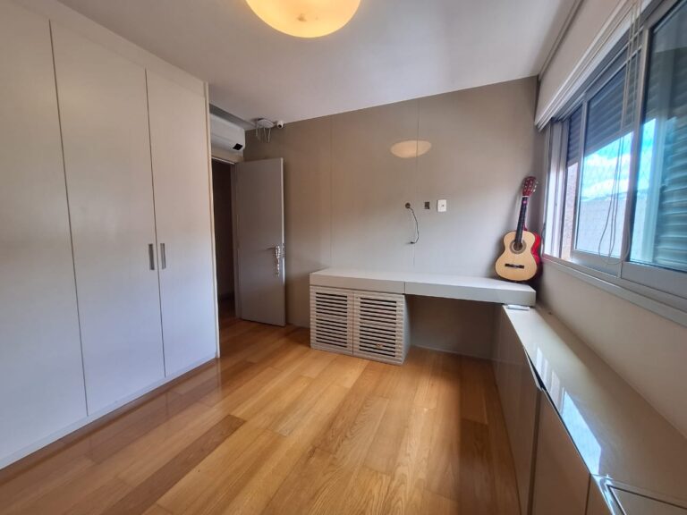 d972b1d5-d514-4649-94d3-3e6148897c60