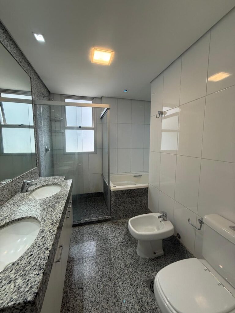 18b96d7d-1c1c-4ed1-a9c8-108b0384f27b (1)