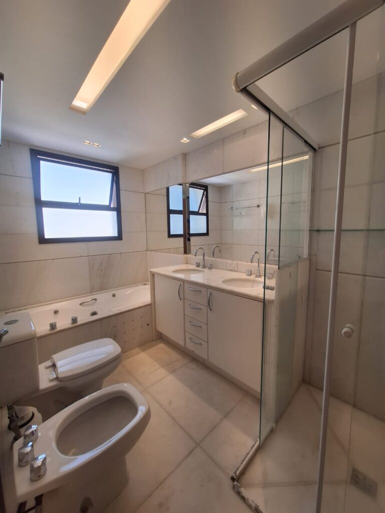 e3962e28-5efd-42c2-8c84-d0369e6f8359